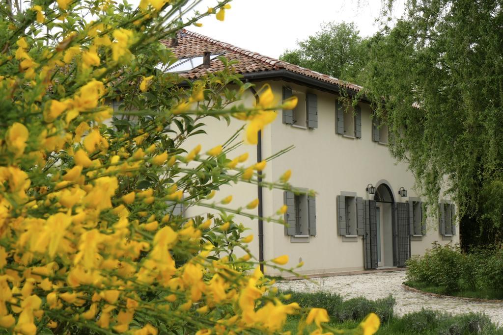 Locanda Del Toro كالديرارا دي رينو المظهر الخارجي الصورة