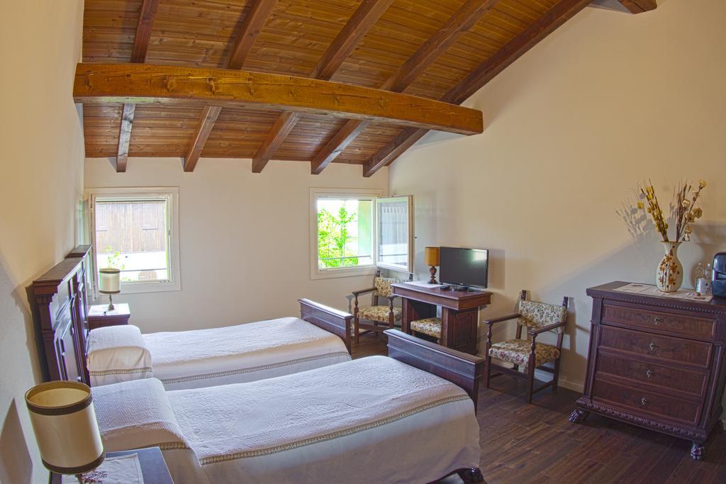 Locanda Del Toro كالديرارا دي رينو المظهر الخارجي الصورة