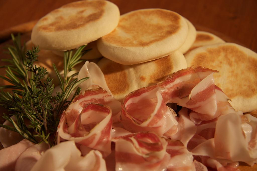 Locanda Del Toro كالديرارا دي رينو المظهر الخارجي الصورة